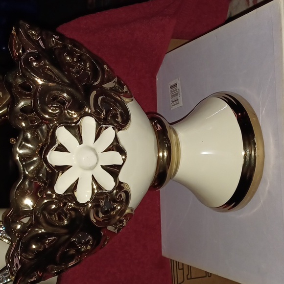 Set of gold Cayde handmade ceramic vases and bowl. By D'Lusso Designs - Picture 5 of 5